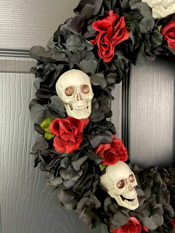 Skull and Roses Wreath - Image 2