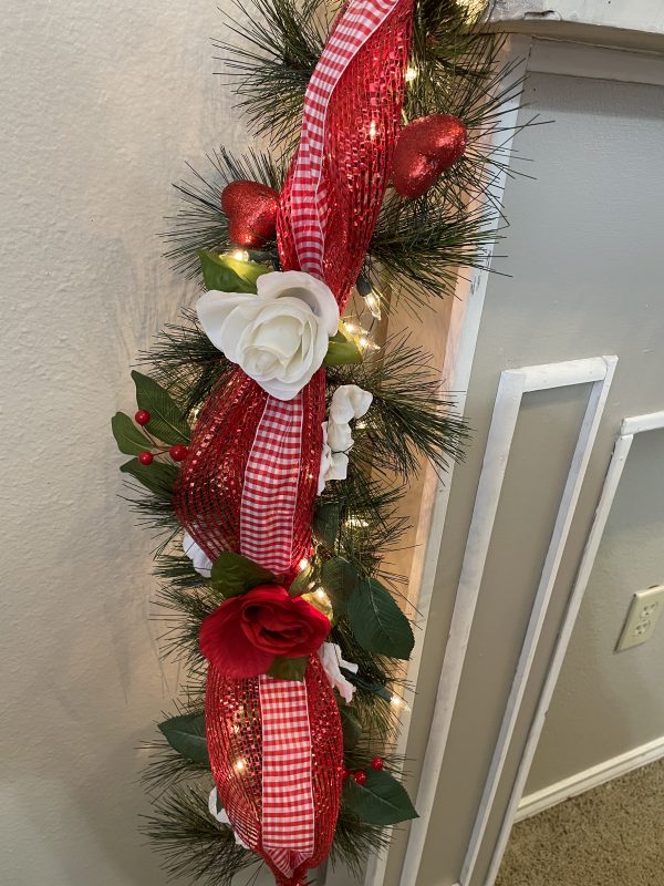 Light up Valentine's Day Garland - Image 3