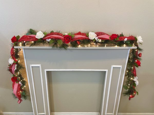 Light up Valentine's Day Garland - Image 2