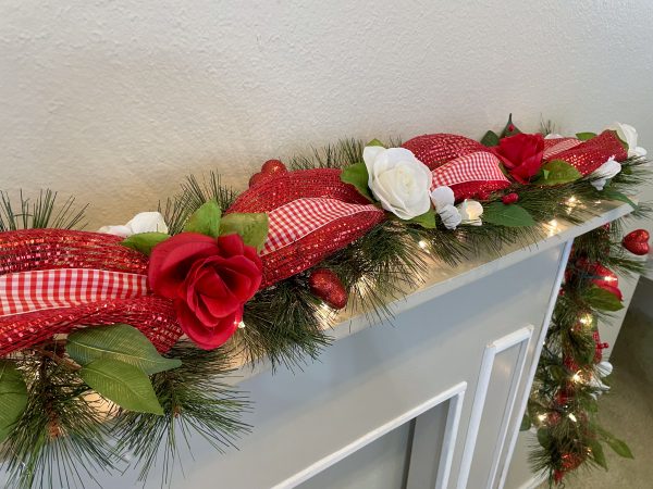 Light up Valentine's Day Garland - Image 6