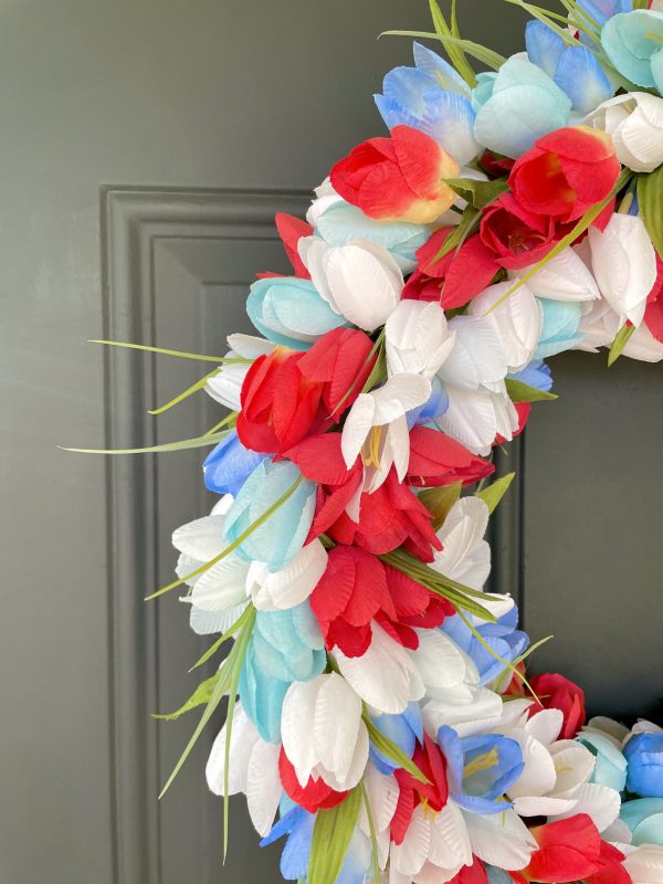 Patriotic Tulip Wreath - Image 2