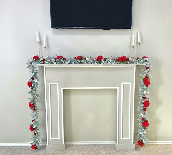Red Rose Valentines Day Garland - Image 2