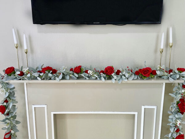 Red Rose Valentines Day Garland - Image 4