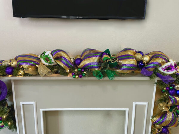 Light Up Mesh Mardi Gras Garland - Image 6