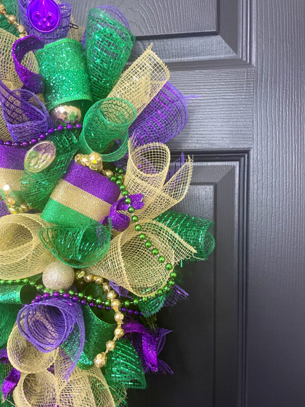 Mardi Gras Mask Wreath - Image 5