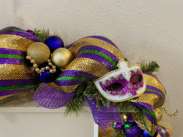 Light Up Mesh Mardi Gras Garland - Image 5