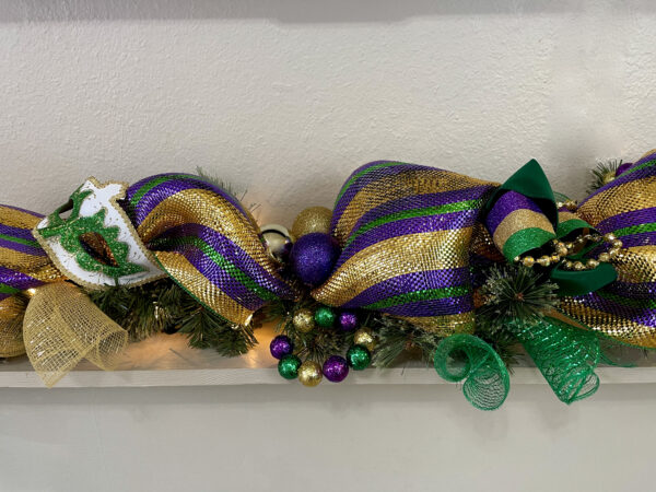 Light Up Mesh Mardi Gras Garland - Image 4